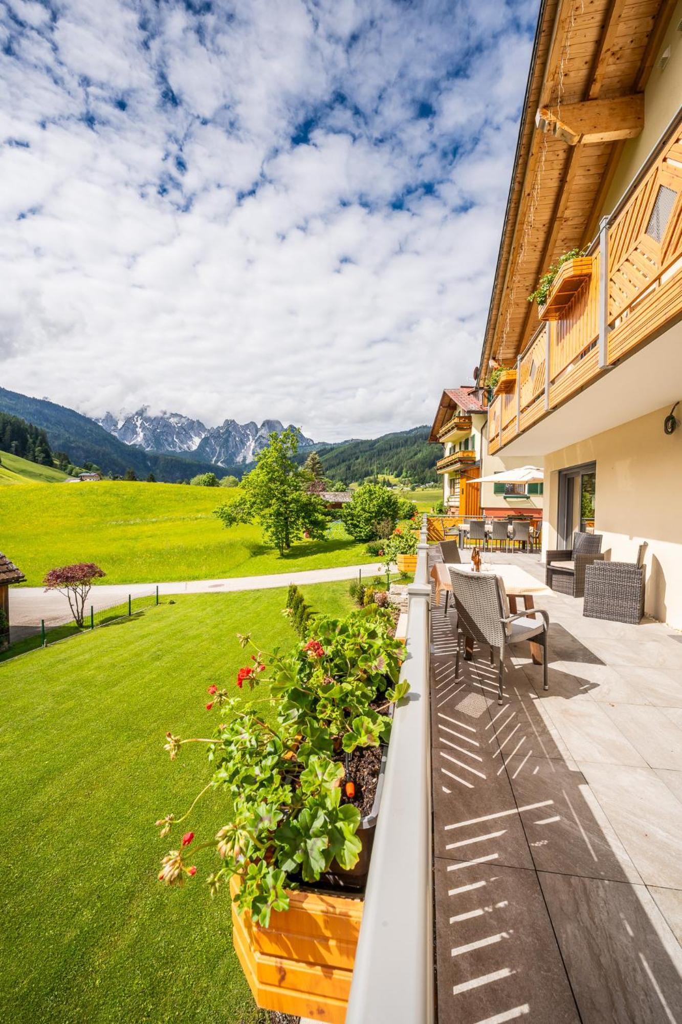 Haus Friedrich Hotel Gosau Ngoại thất bức ảnh