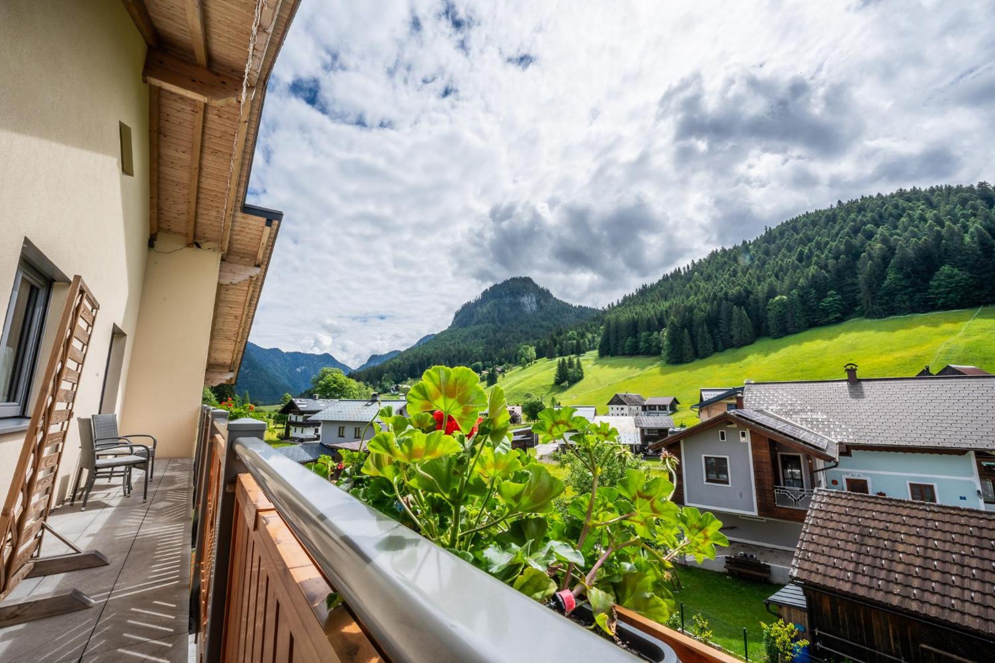 Haus Friedrich Hotel Gosau Ngoại thất bức ảnh